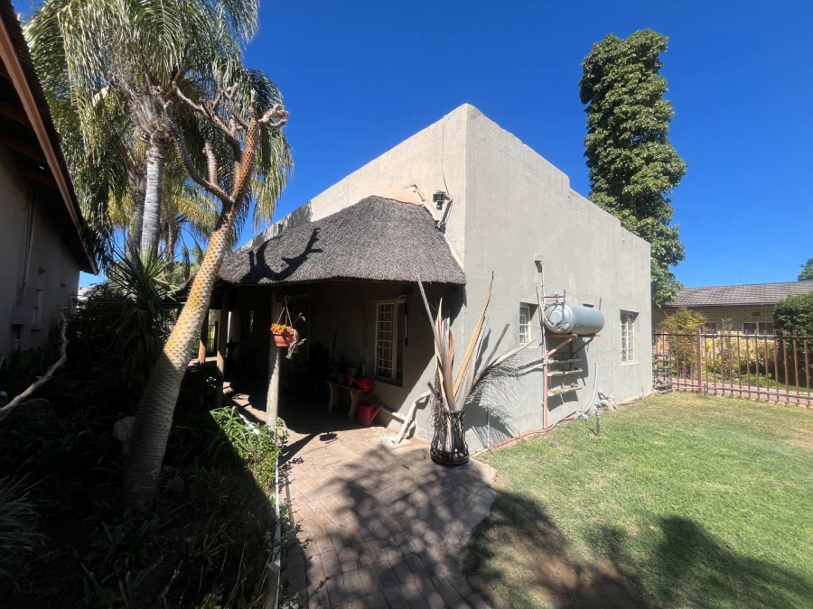 4 Bedroom Property for Sale in Kanoneiland Northern Cape
